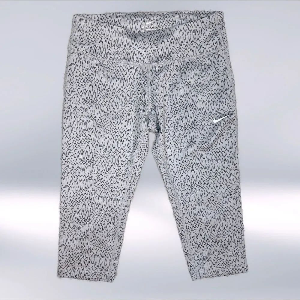 Nike Crop dri-fit leggings size Medium